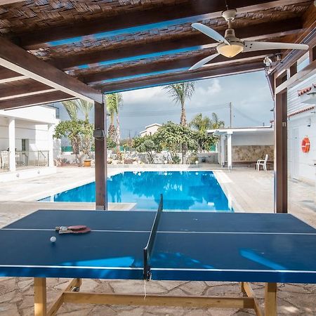 Papas Family Villa Paralimni Eksteriør billede