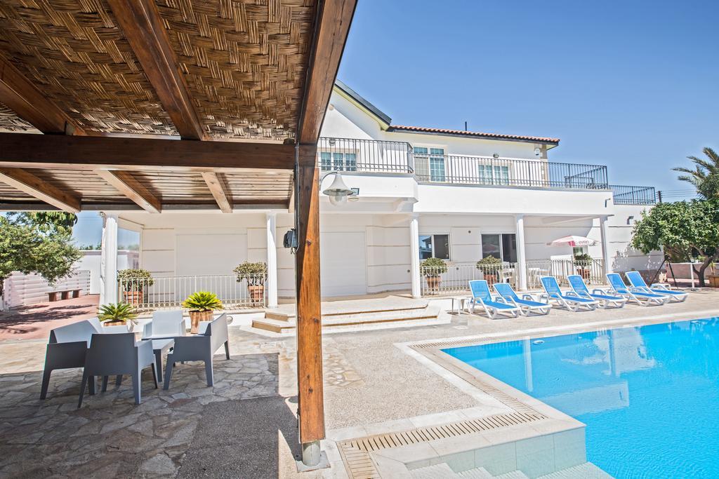 Papas Family Villa Paralimni Eksteriør billede