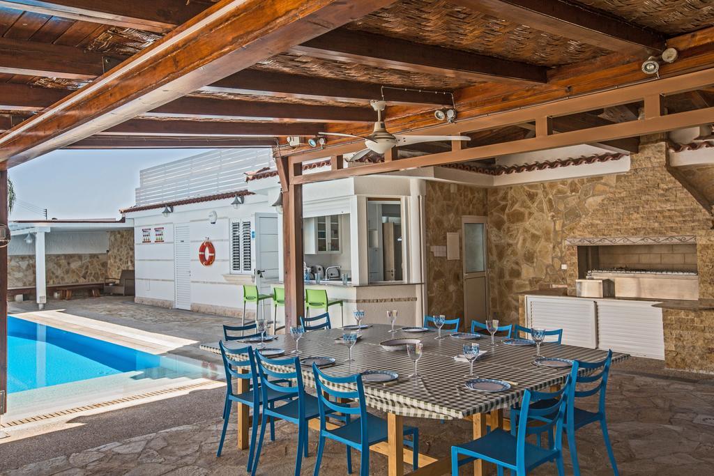Papas Family Villa Paralimni Eksteriør billede