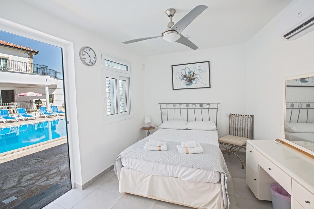 Papas Family Villa Paralimni Eksteriør billede