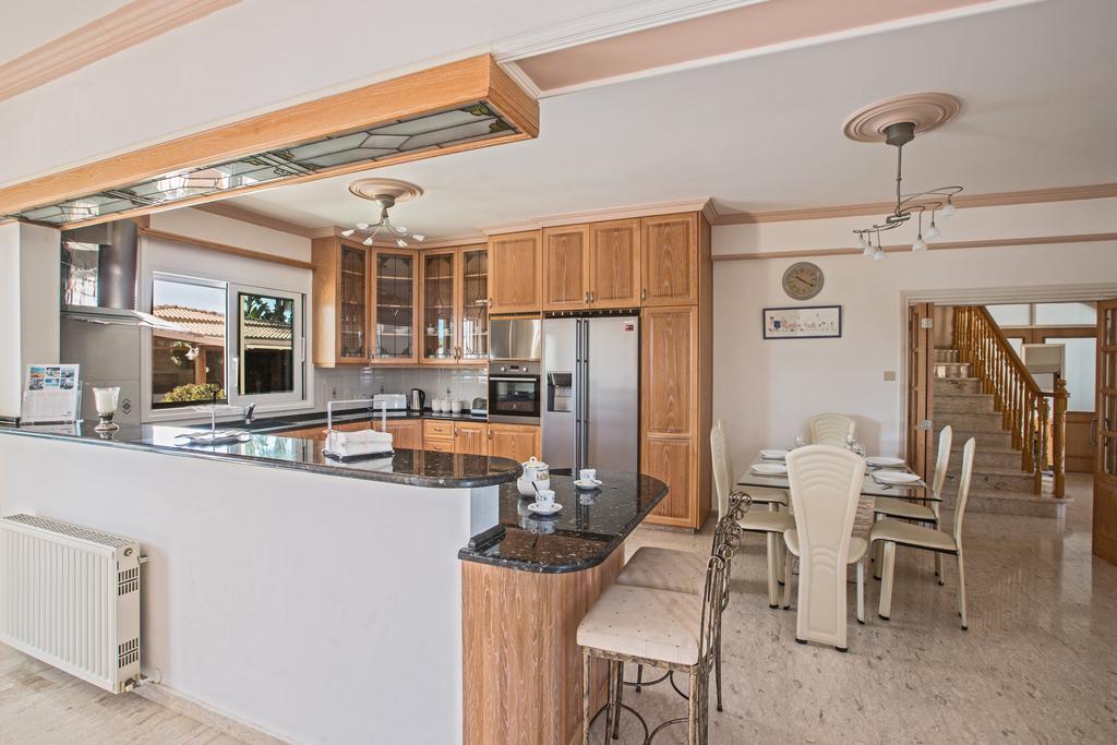Papas Family Villa Paralimni Eksteriør billede