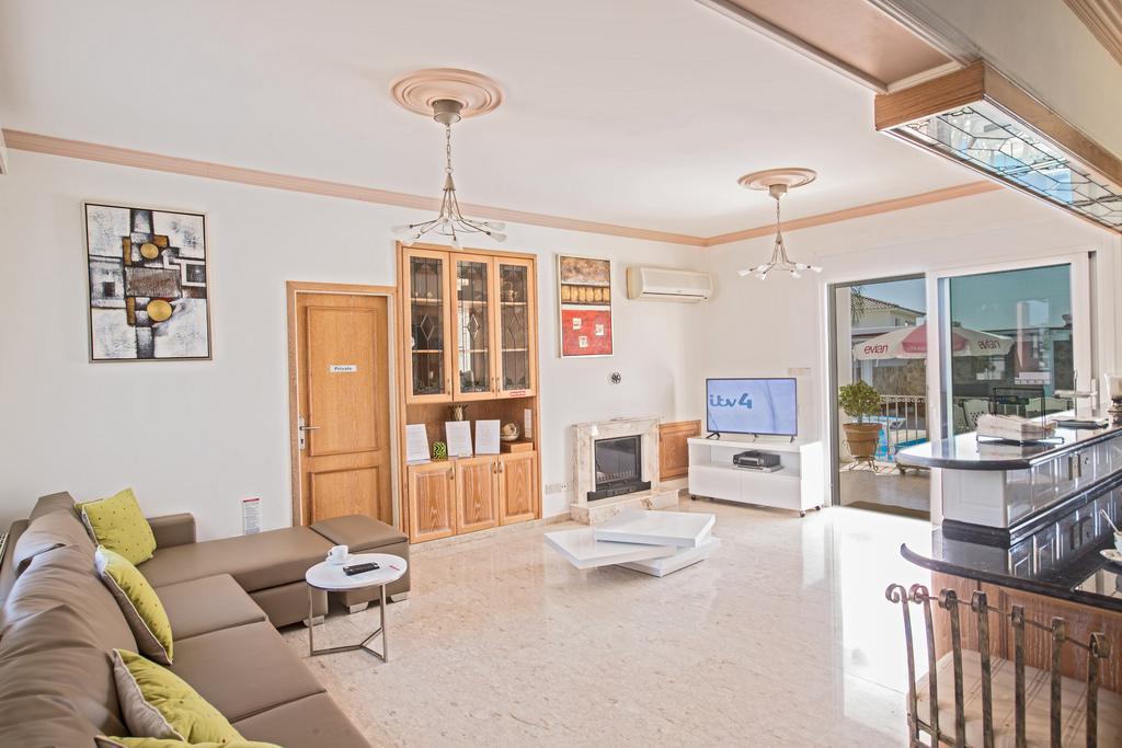 Papas Family Villa Paralimni Eksteriør billede