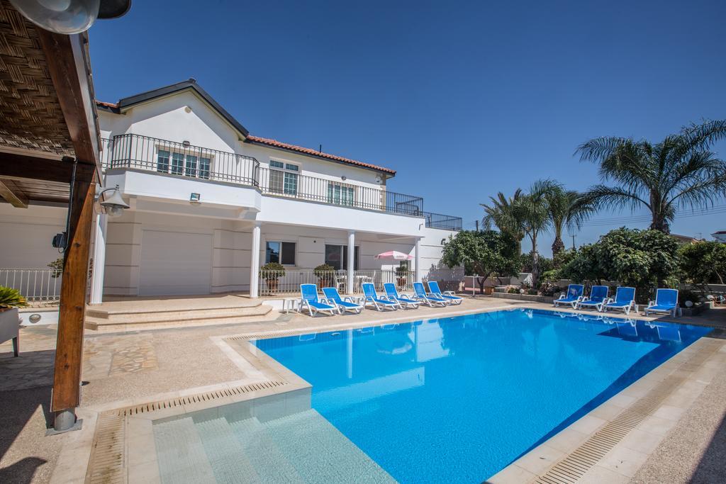 Papas Family Villa Paralimni Eksteriør billede