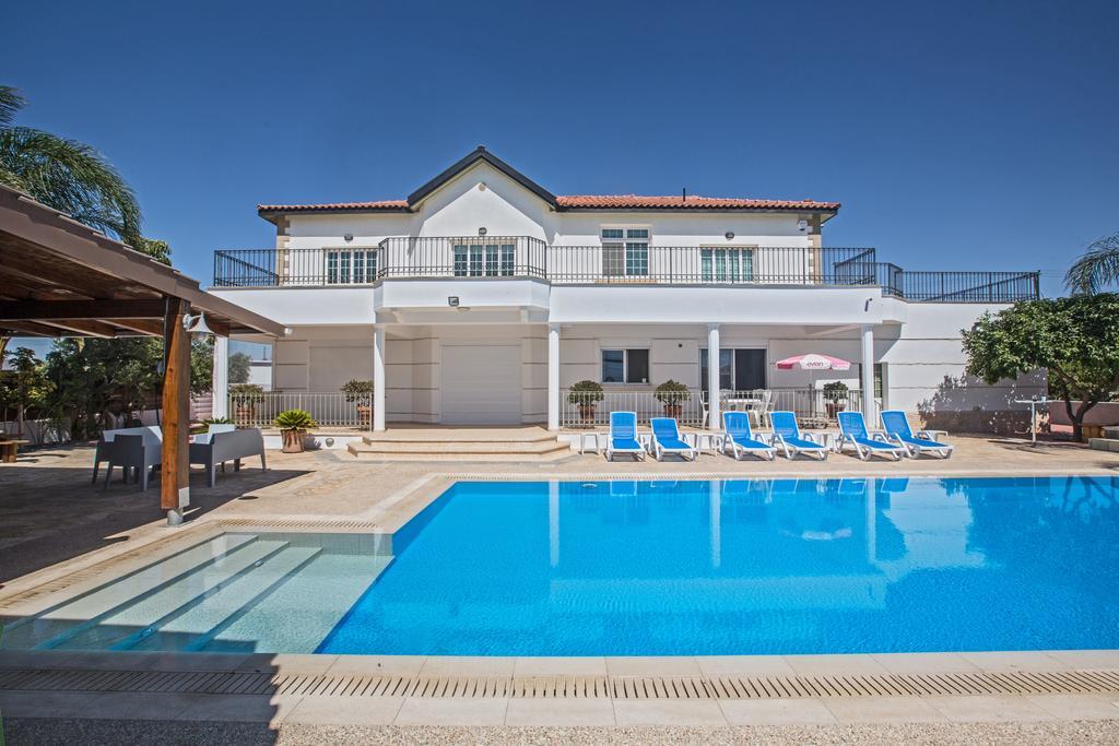 Papas Family Villa Paralimni Eksteriør billede