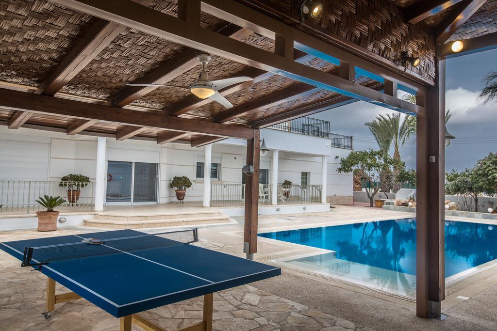 Papas Family Villa Paralimni Eksteriør billede